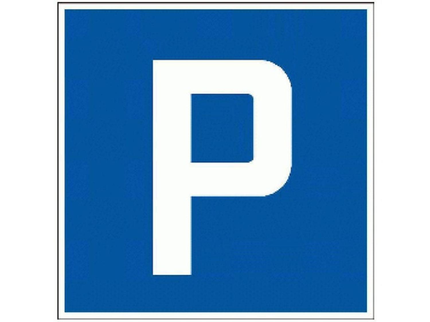 Parkplatz mitten in Sisikon