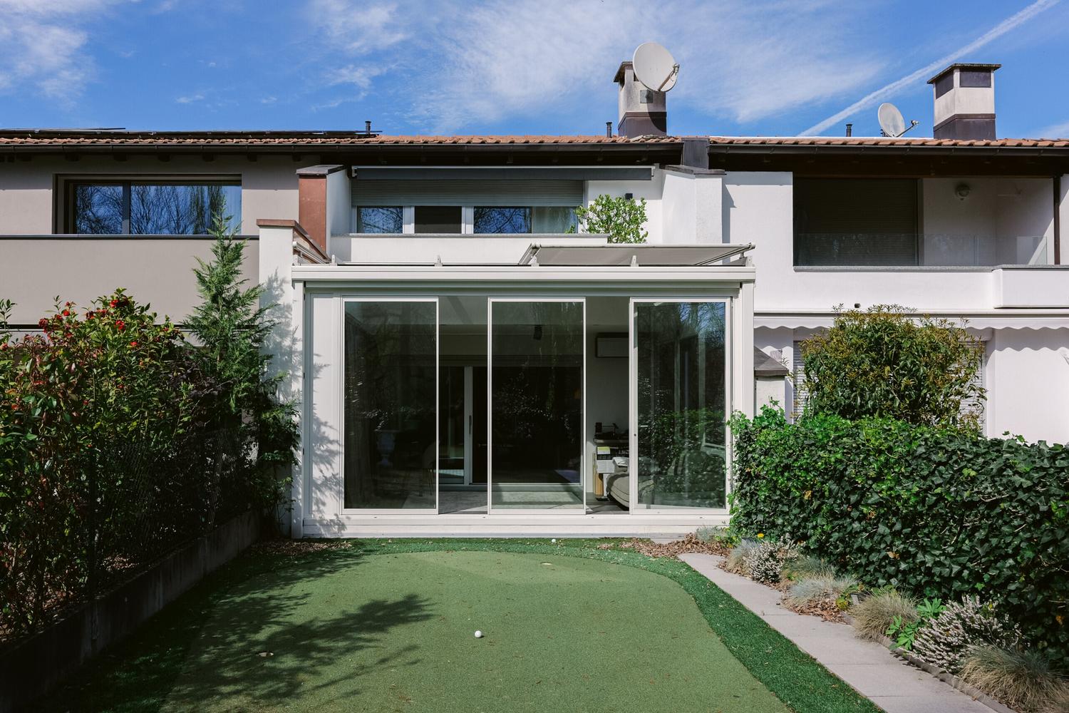 AFFITTASI TRIPLEX DI 3.5 LOCALI IN ZONA GOLF A MAGLIASO