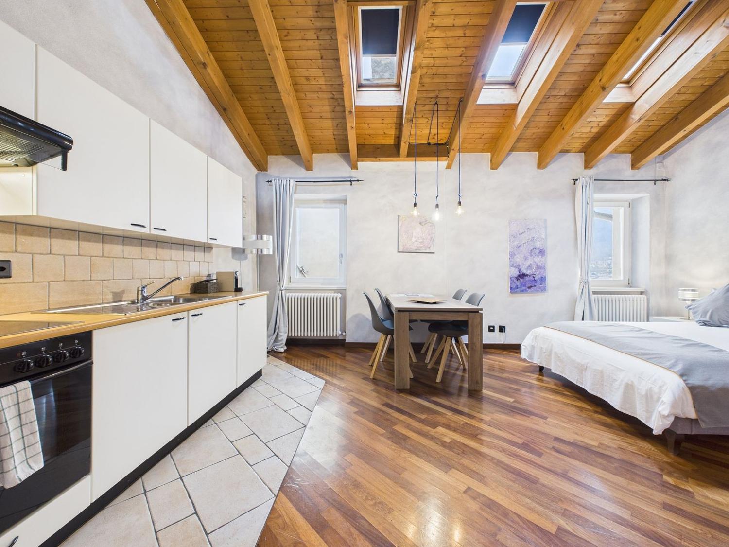 Maisonette arredata di 1½ locali con vista sul lago a Morcote