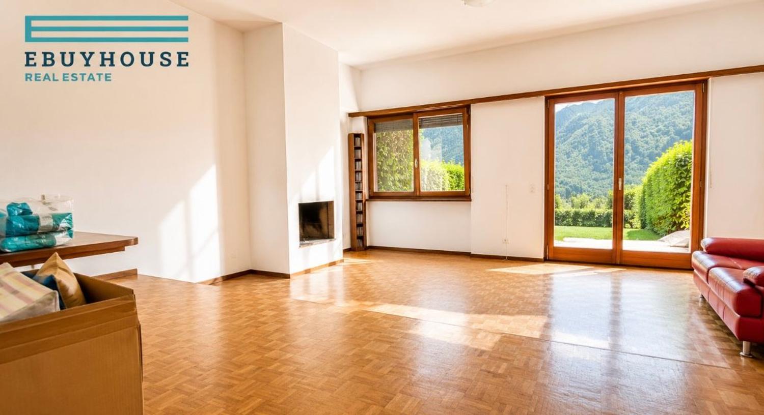 Villetta a schiera vista lago con giardino privato