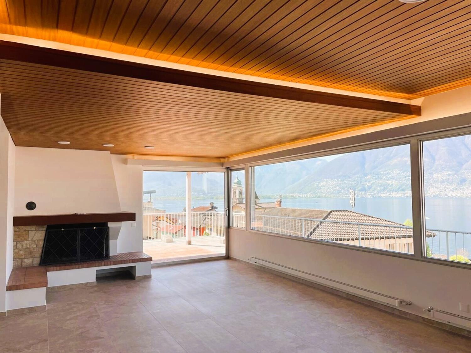 VIRA GAMBAROGNO – ATTICO IN CENTRO CON VISTA LAGO