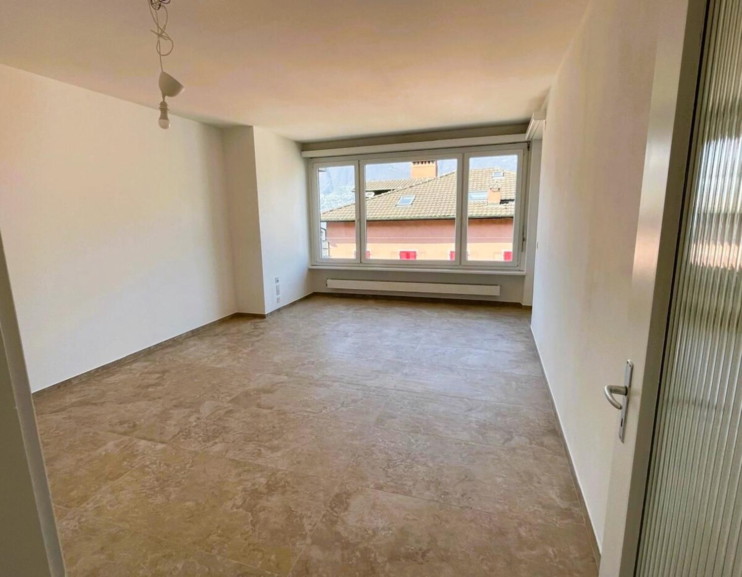 VIRA GAMBAROGNO – APPARTAMENTO CON CAMINO E VISTA LAGO