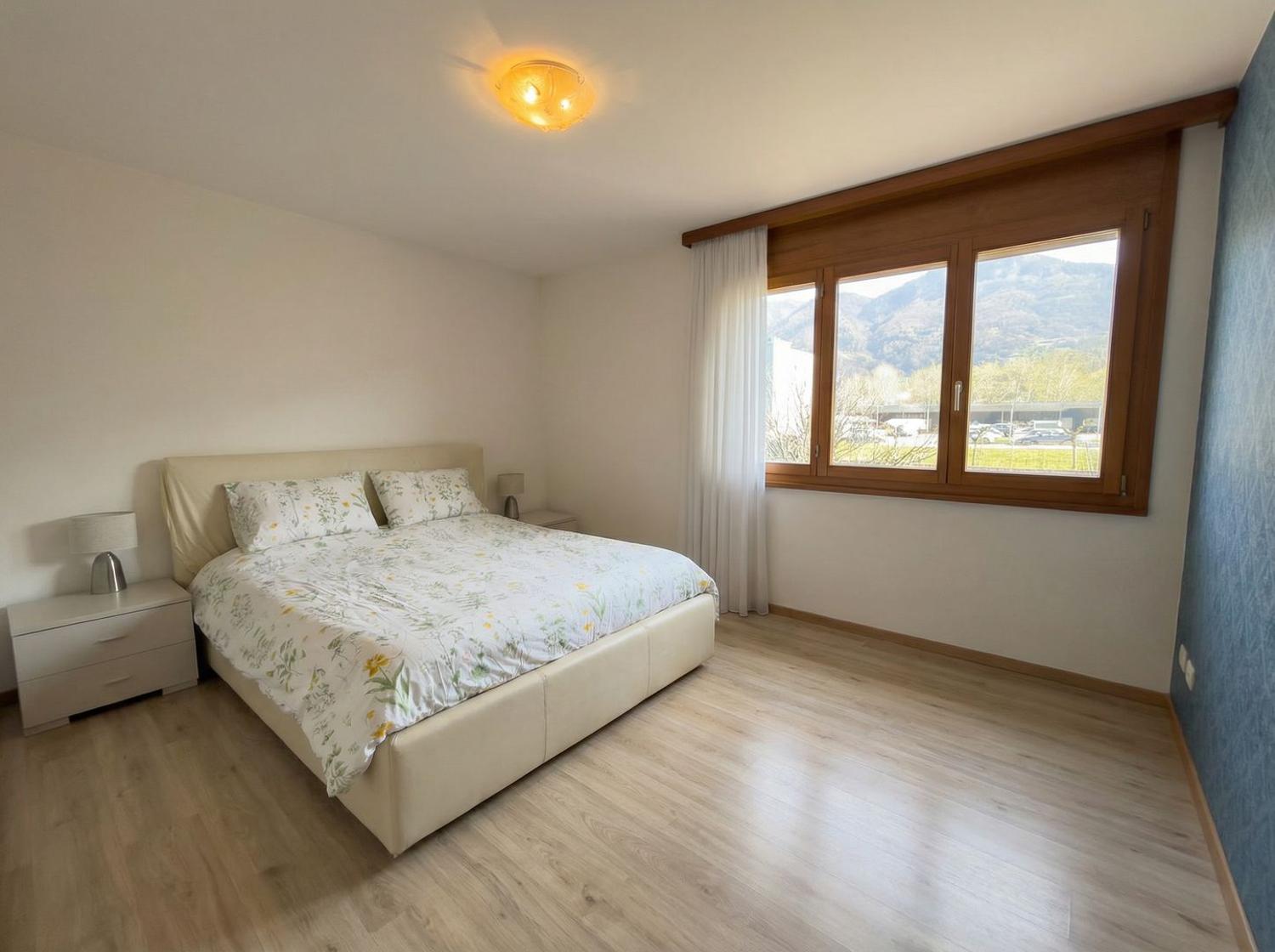 Casa unifamiliare di 7.5 locali con giardino privato e 2 posteggi