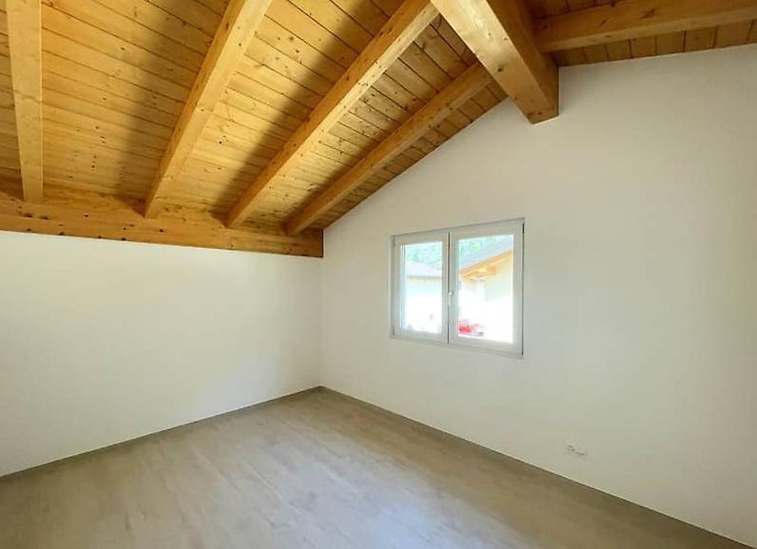 Affittasi moderna villetta con giardino