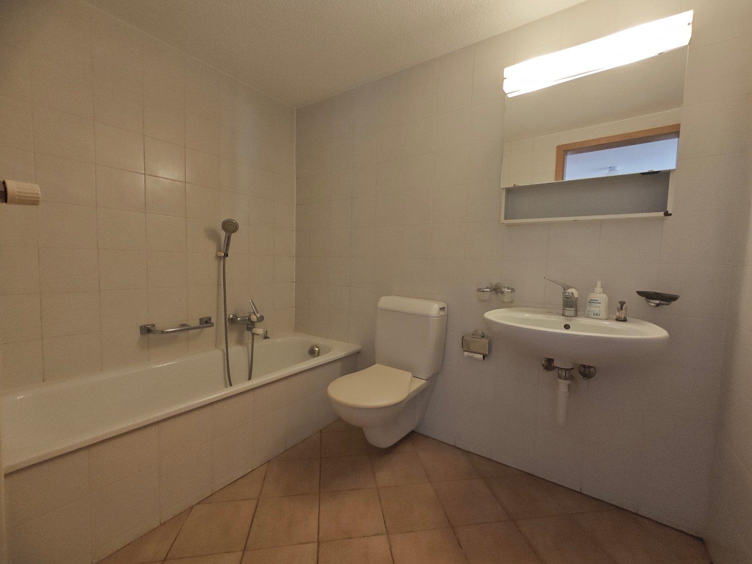 AIROLO – Affittasi appartamento 2.5 locali in zona centrale