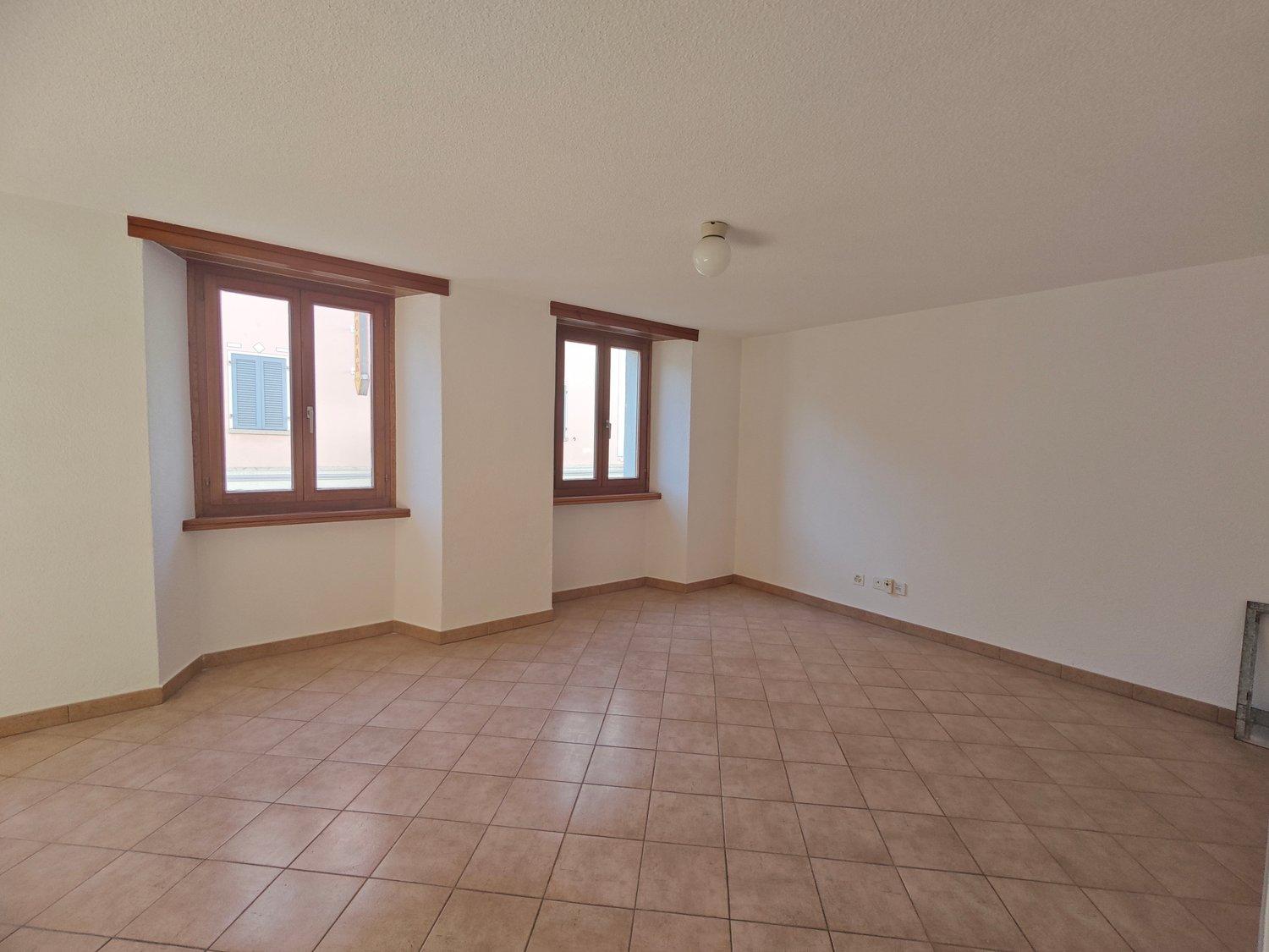 AIROLO – Affittasi appartamento 2.5 locali in zona centrale