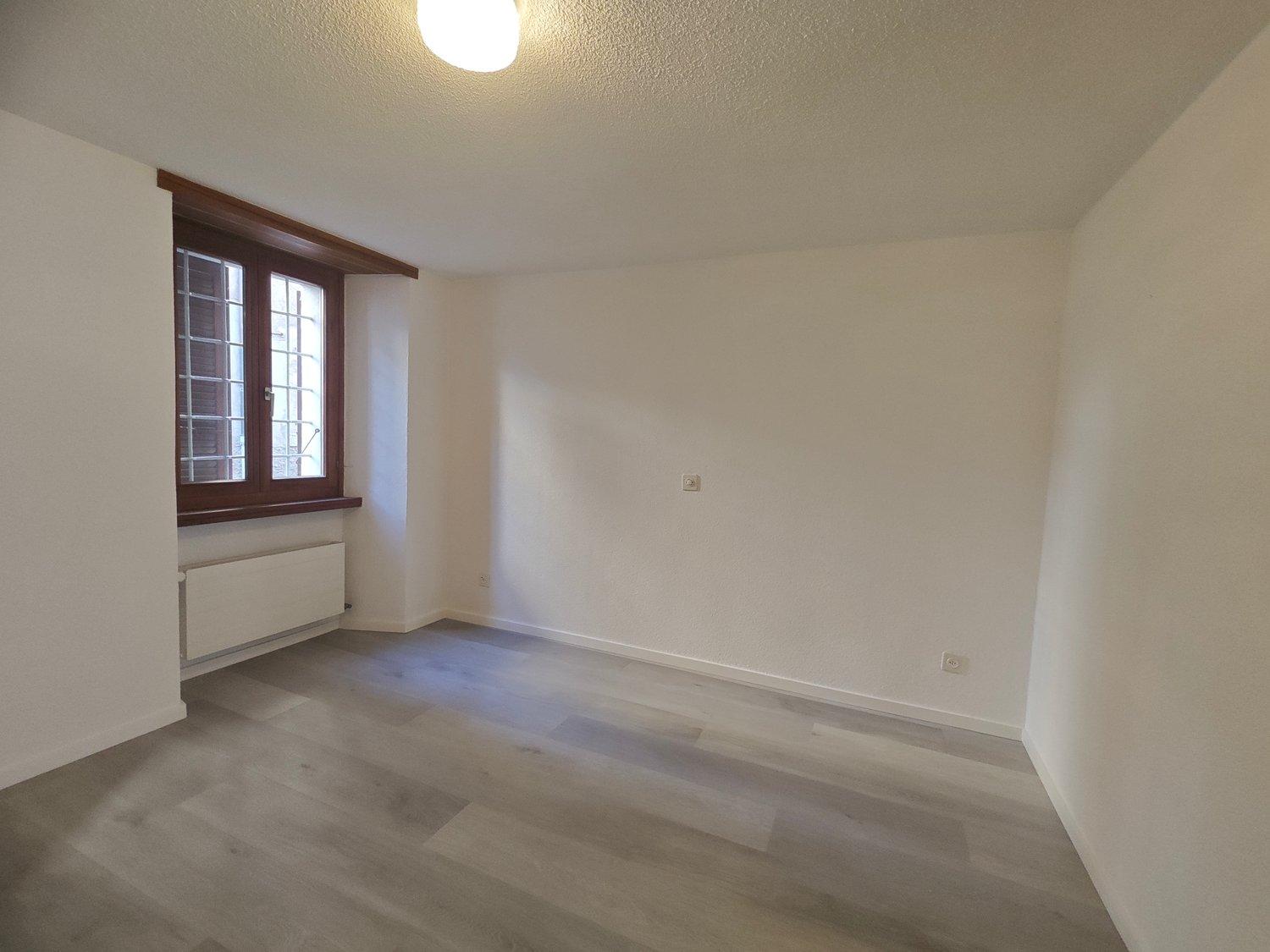 AIROLO – Affittasi appartamento 2.5 locali in zona centrale