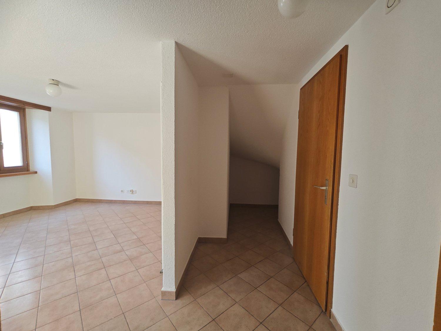 AIROLO – Affittasi appartamento 2.5 locali in zona centrale