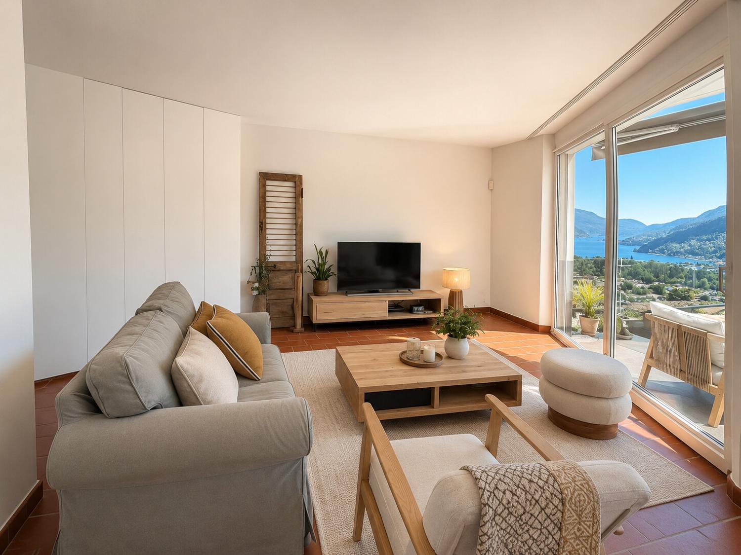 LA CASA CHE NON TI ASPETTI SOPRA IL LAGO | NEGGIO