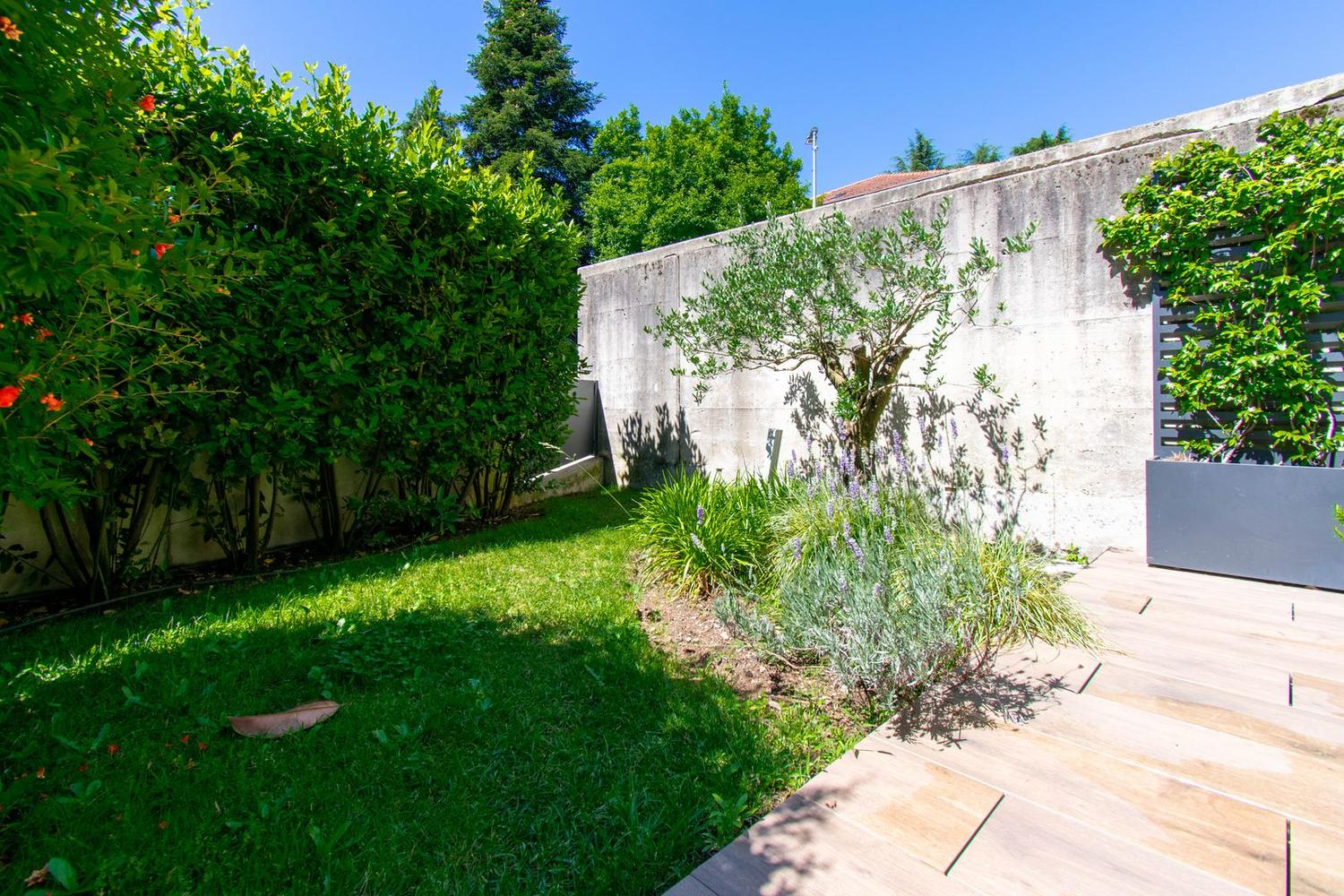 MODERNO 2.5 LOCALI CON GIARDINO A MASSAGNO