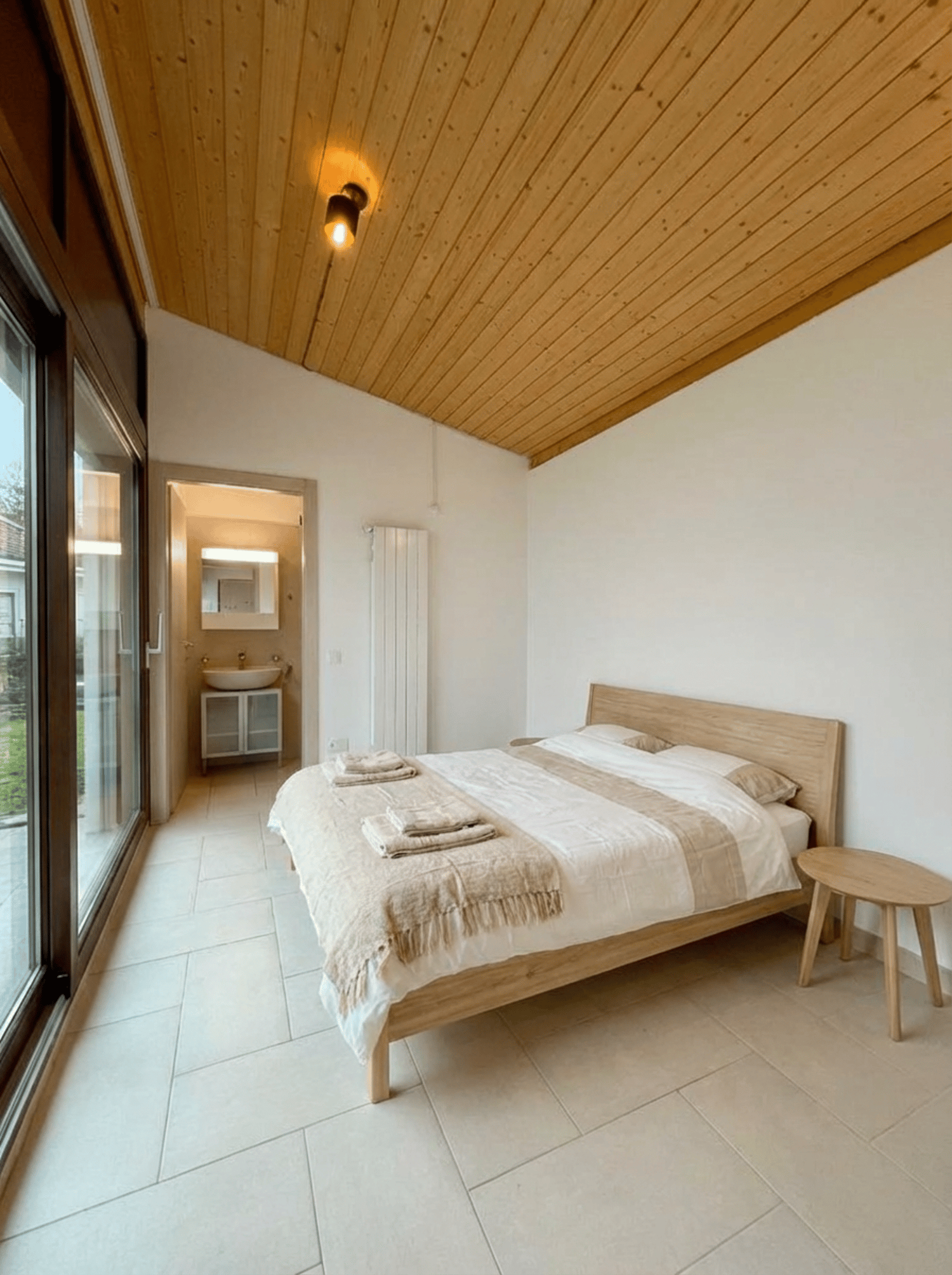 Canobbio Indipendente 2.5 loc. con Giardino Pigione CHF 1250 Spese 180 |