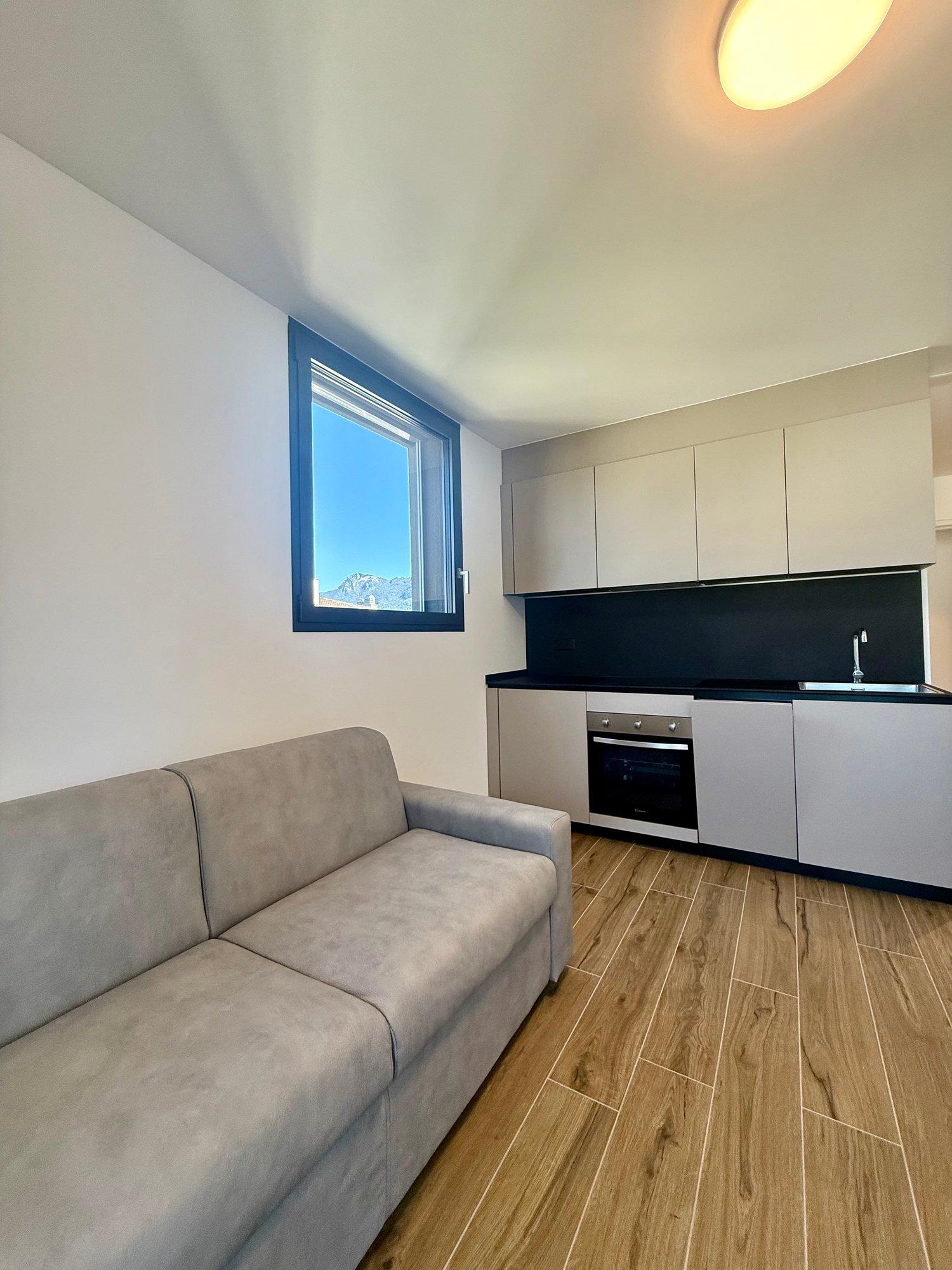 Breganzona 1.5 loc. Arredato Pigione 950 Spese 100 |