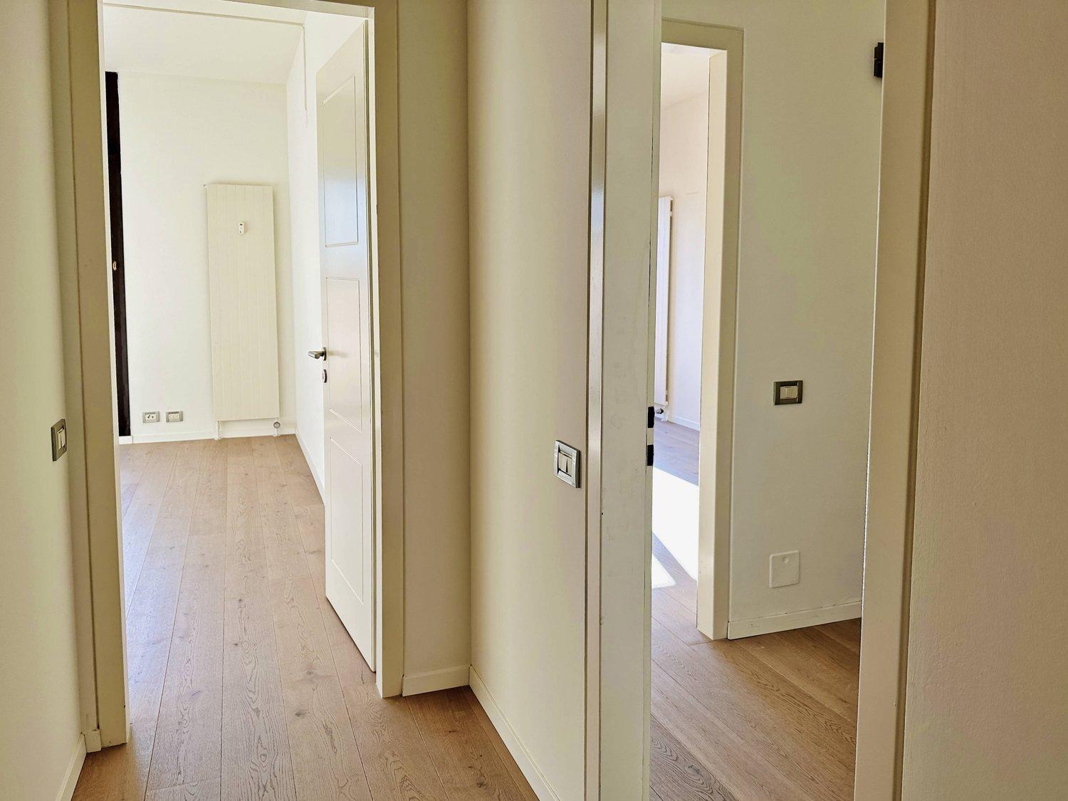 Elegante e luminosa maisonette immersa nel verde di 4.5 locali