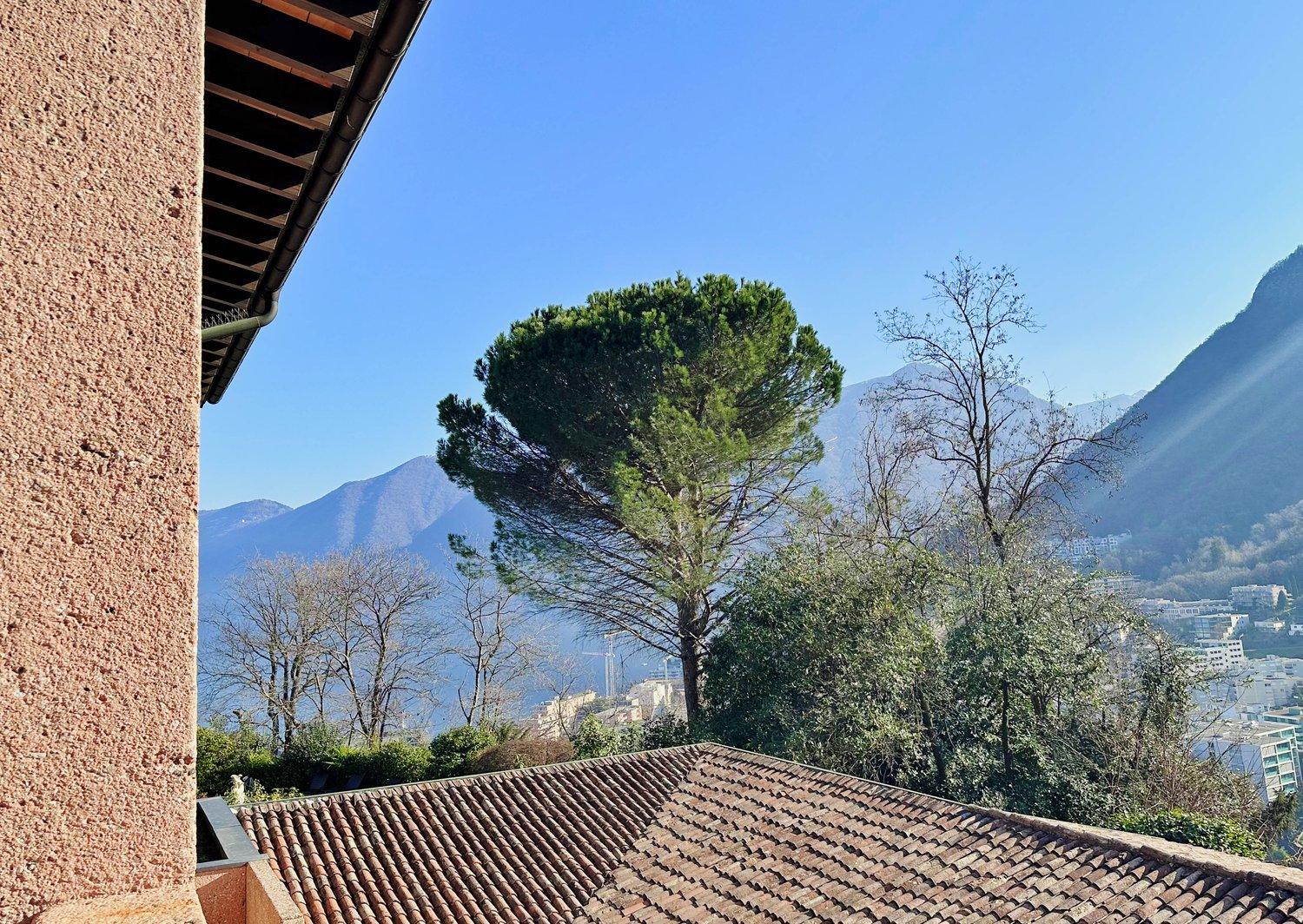 Elegante duplex di 5.5 locali con giardino a Lugano