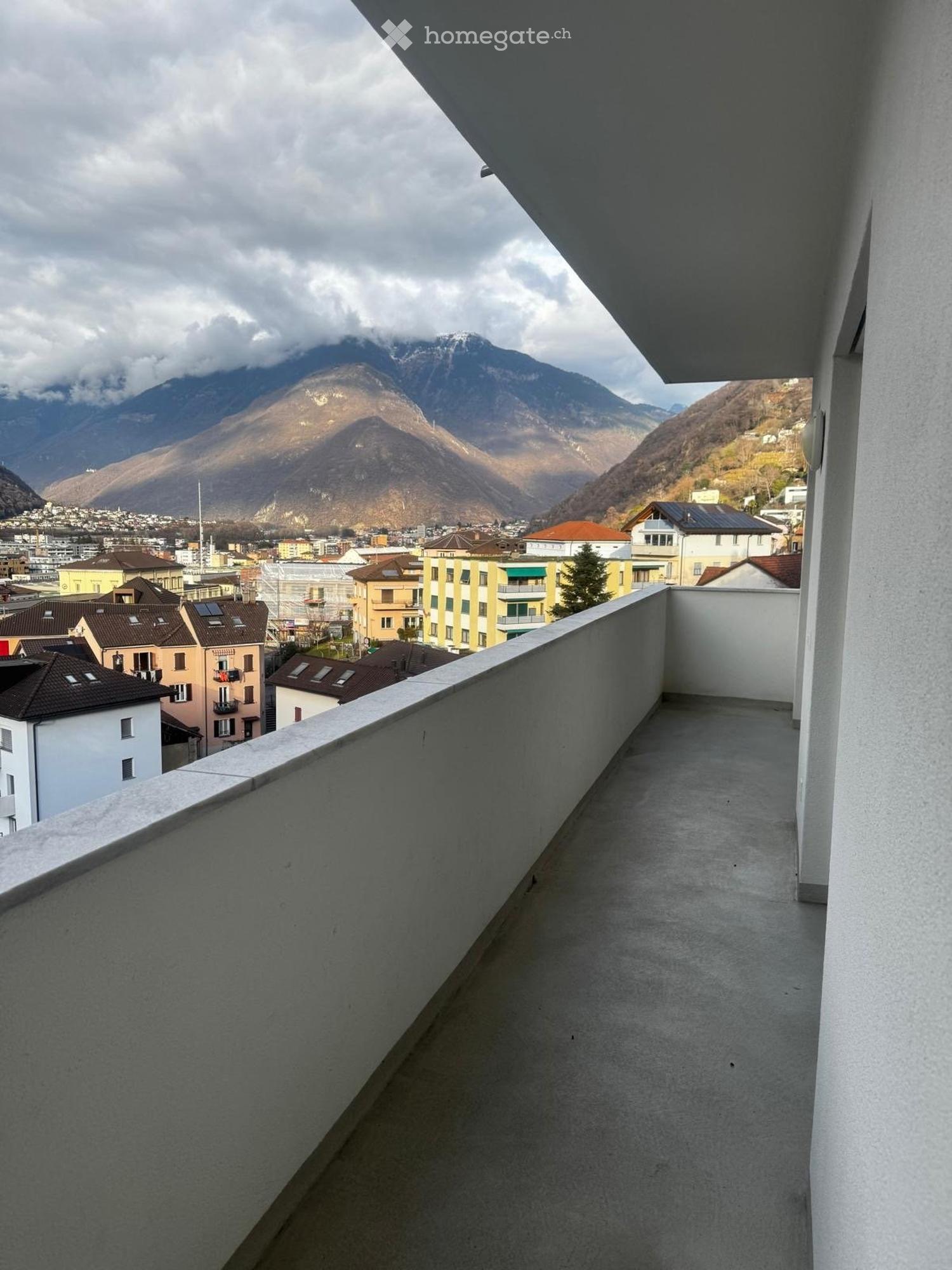 Moderno appartamento 4.5 locali a due passi dalla stazione di Bellinzona con vista sui castelli