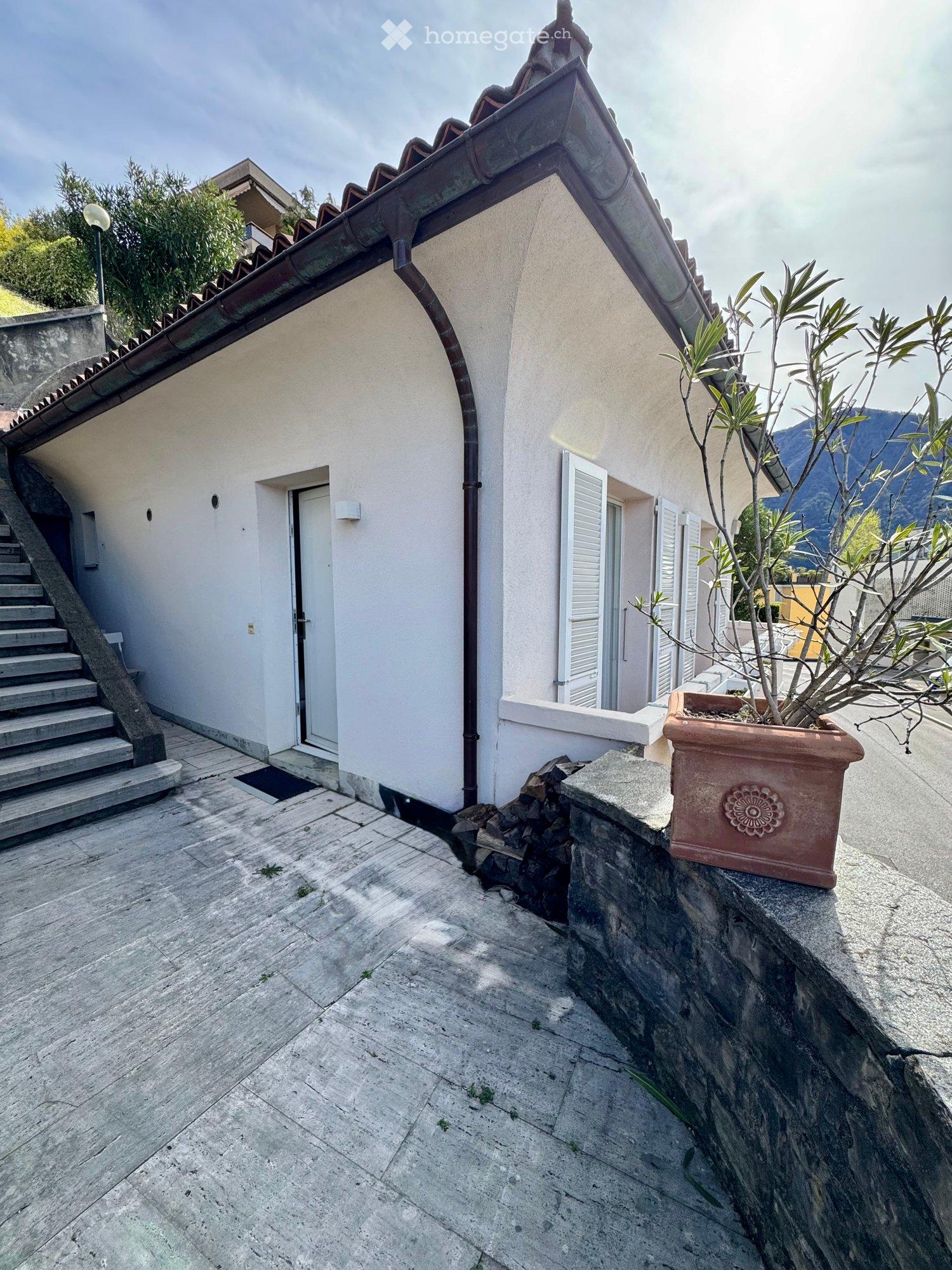 Affascinante duplex 2.5 locali a Castagnola con vista lago e montagne