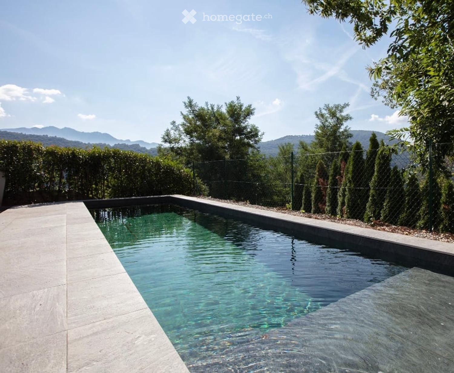 Private access, Garden & Pool Apartment