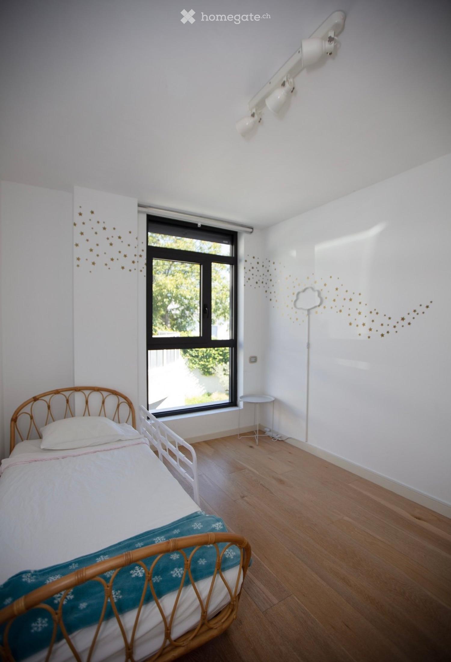 Private access, Garden & Pool Apartment