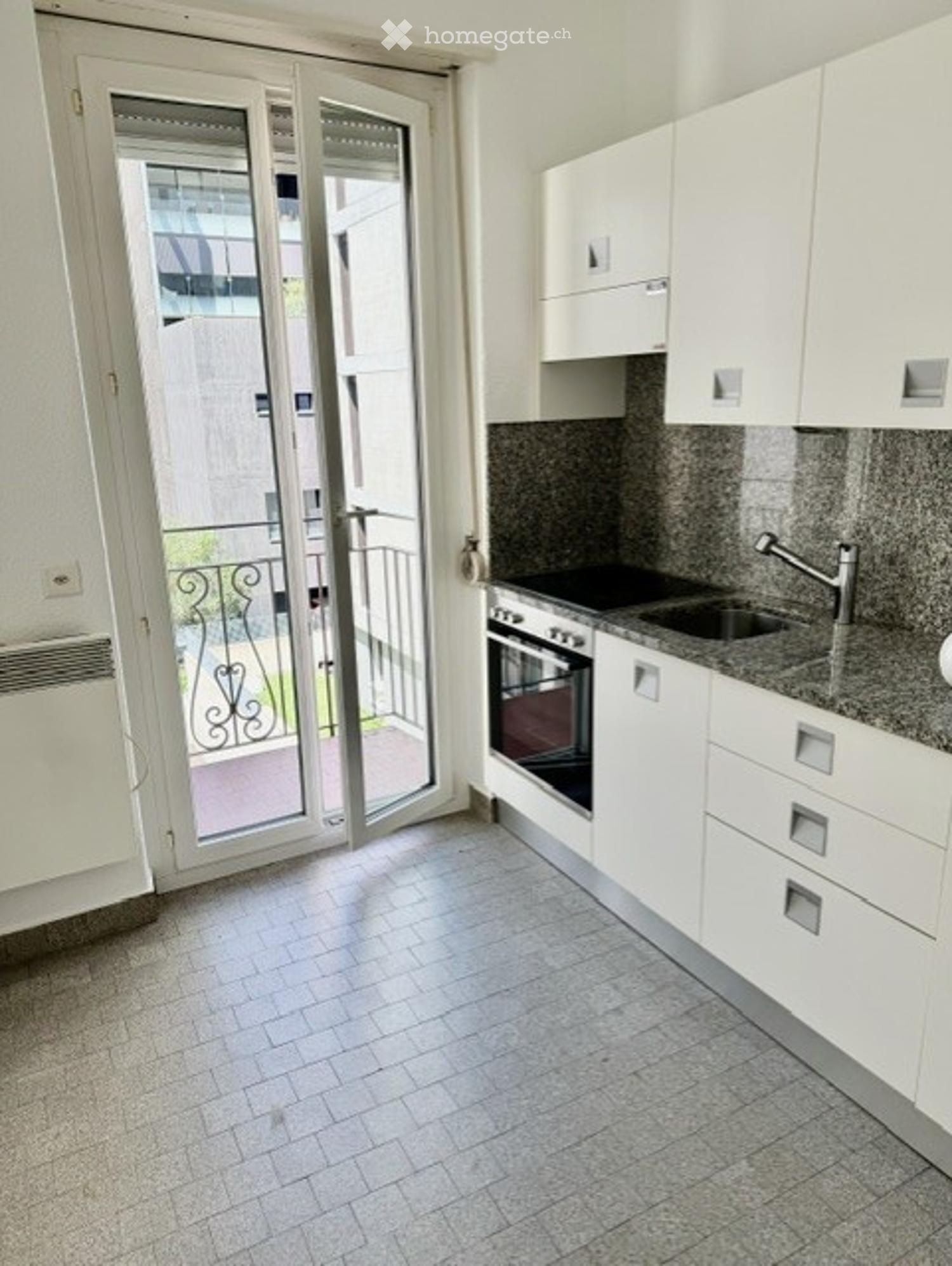 Luminoso appartamento di 3.5 locali con balcone a Locarno – disponibile subito