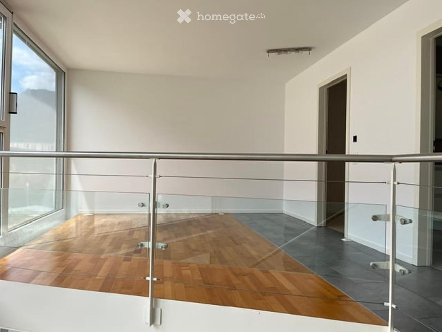 Luminoso Appartamento Duplex di 4.5 locali a S. Antonino – Disponibile Subito