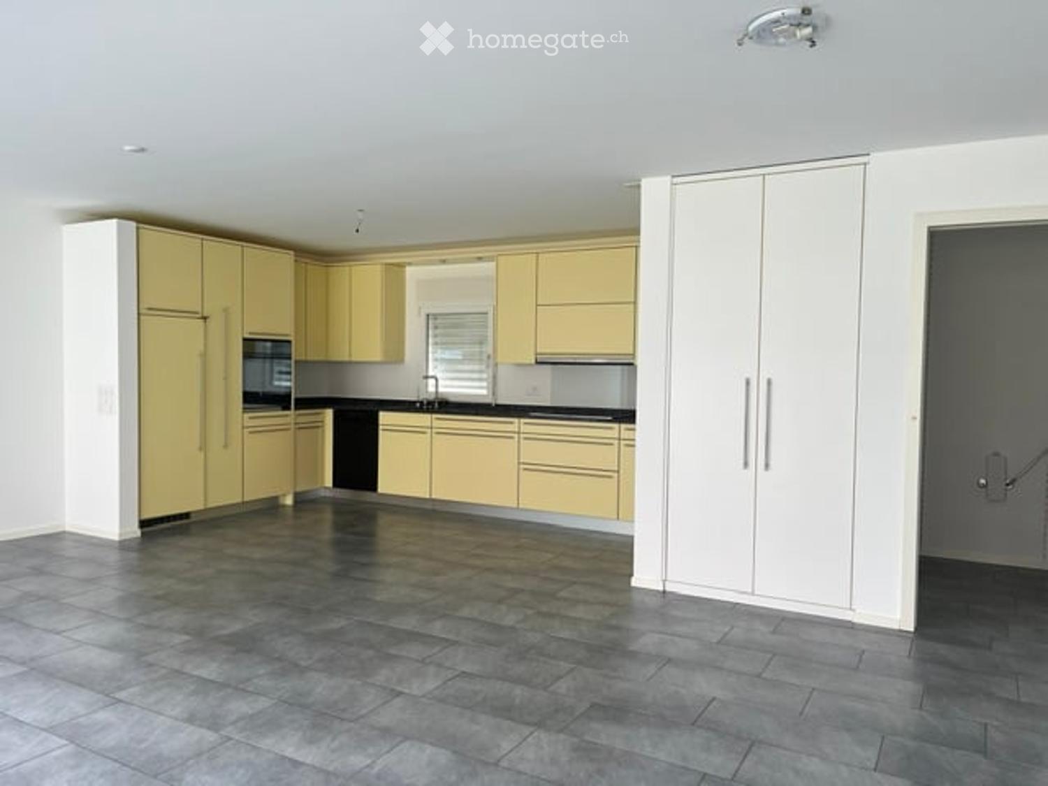 Luminoso Appartamento Duplex di 4.5 locali a S. Antonino – Disponibile Subito