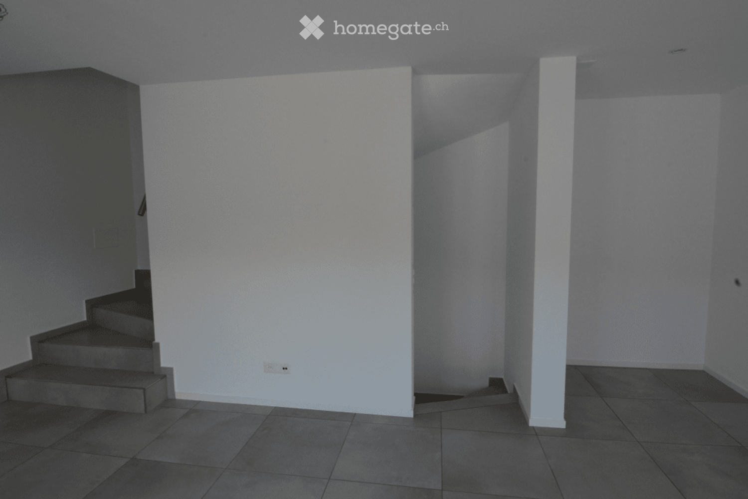 Moderno appartamento di 3,5 Locali su 3 piani con terrazzo – 1’420 CHF/ mese + spese