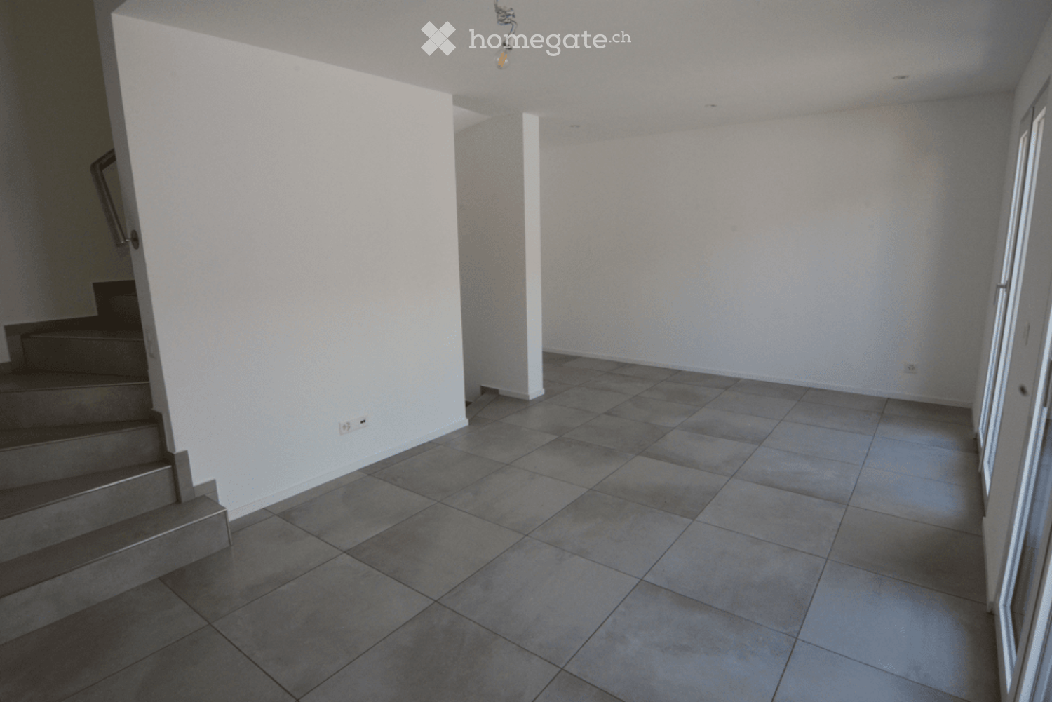 Moderno appartamento di 3,5 Locali su 3 piani con terrazzo – 1’420 CHF/ mese + spese