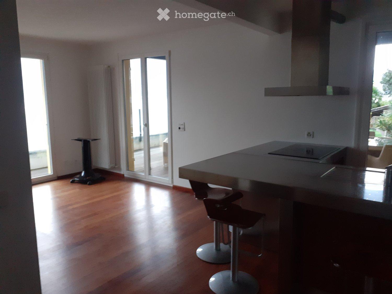 Splendido duplex di 4 locali con vista lago a Porto Ronco