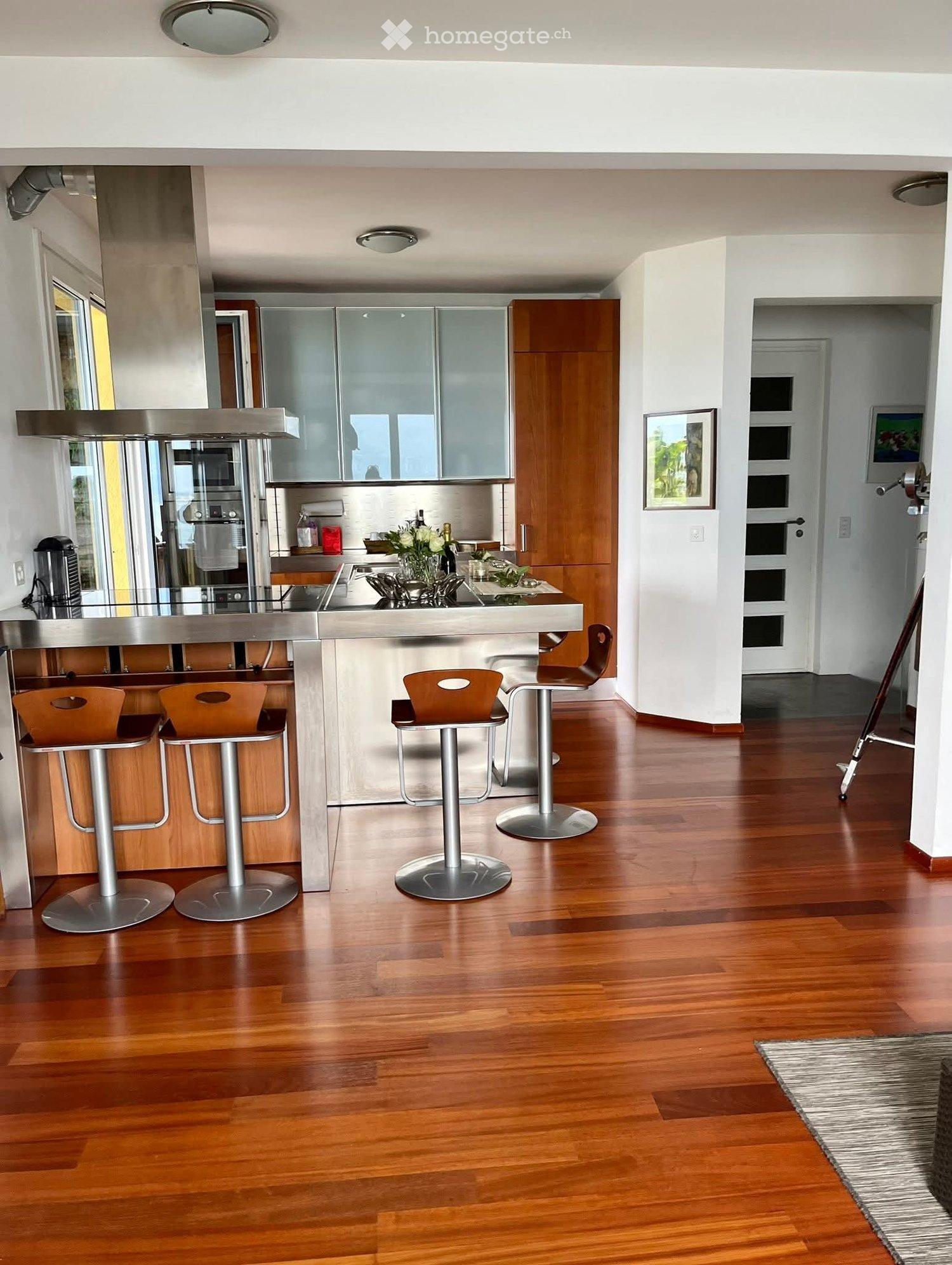 Splendido duplex di 4 locali con vista lago a Porto Ronco