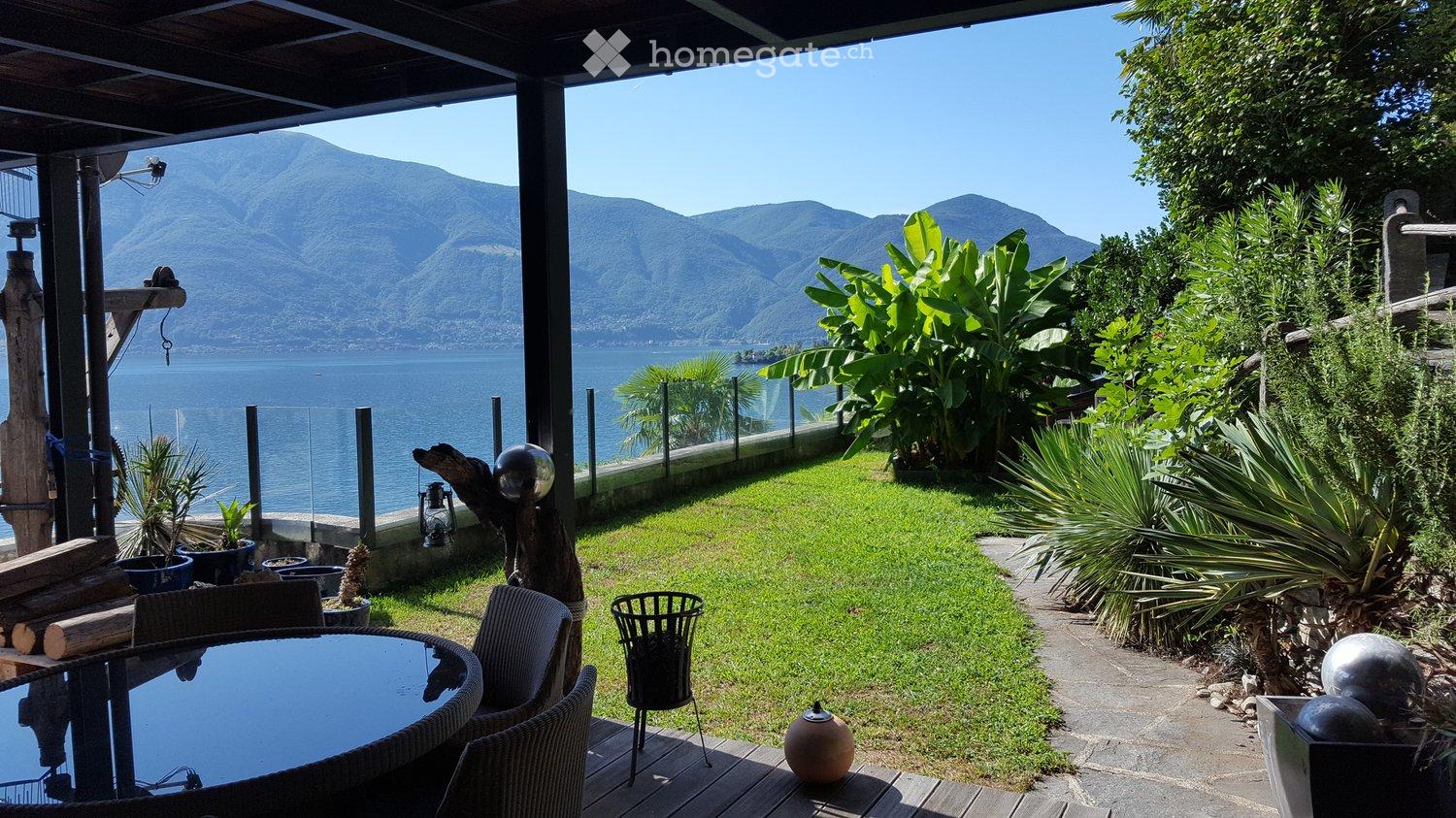 Splendido duplex di 4 locali con vista lago a Porto Ronco