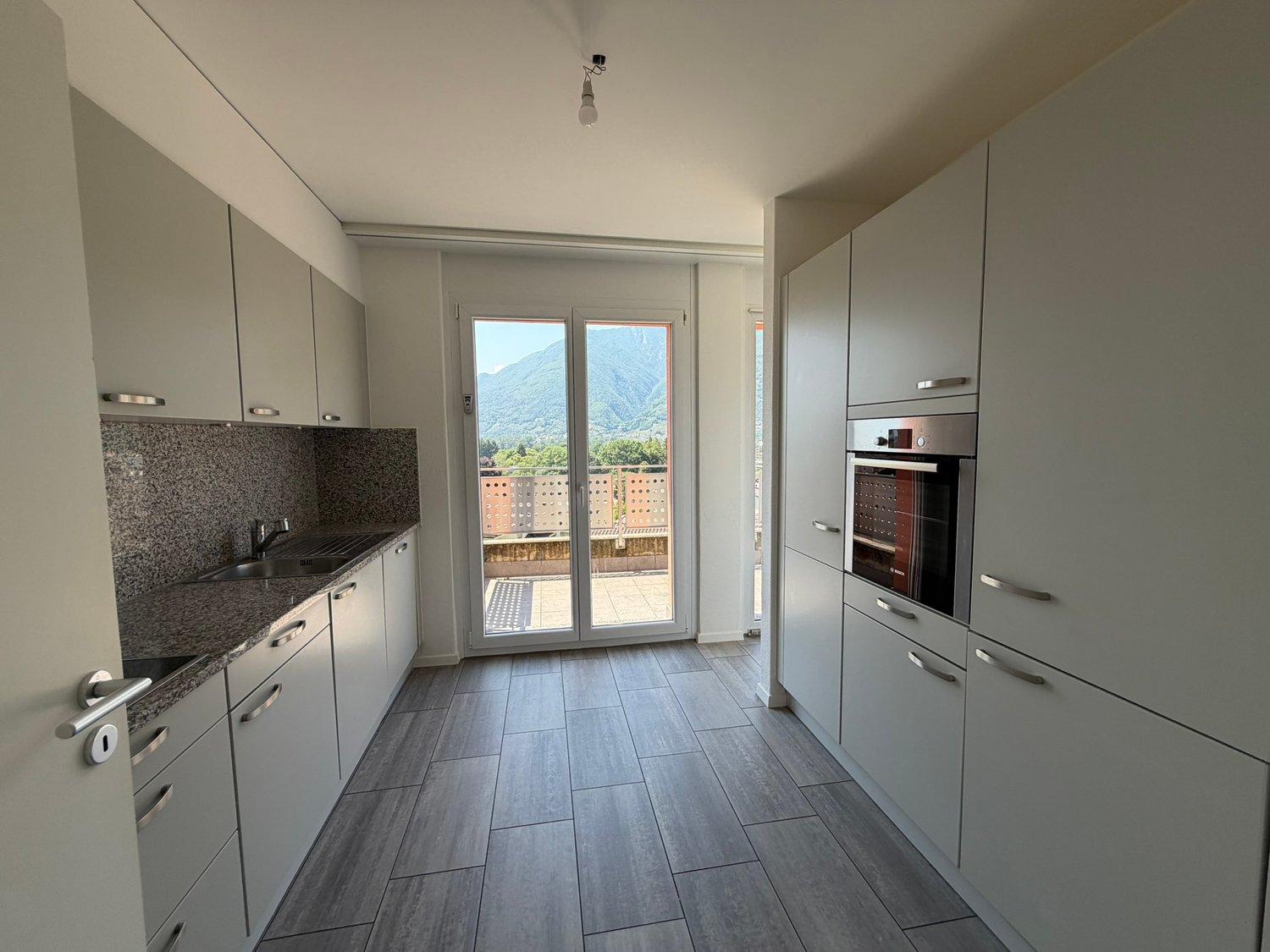 Luminoso appartamento di 4.5 locali con balcone a Bellinzona