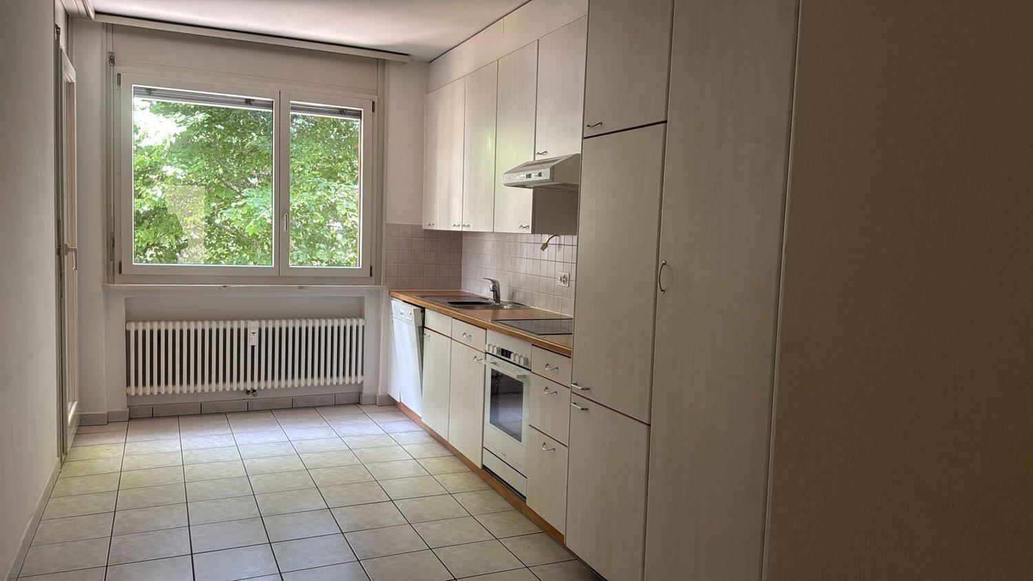 Per 15.6./1.7./15.7. – Tolle, grosszügie 4.5 Zi Wohnung mit 3 grossen Balkonen
