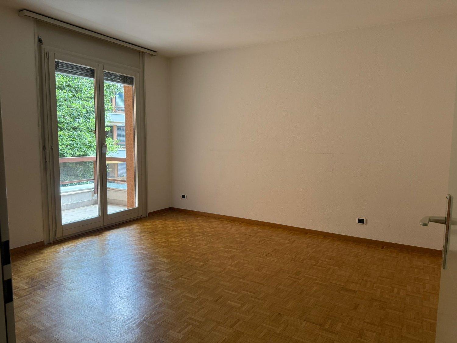 Per 15.6./1.7./15.7. – Tolle, grosszügie 4.5 Zi Wohnung mit 3 grossen Balkonen