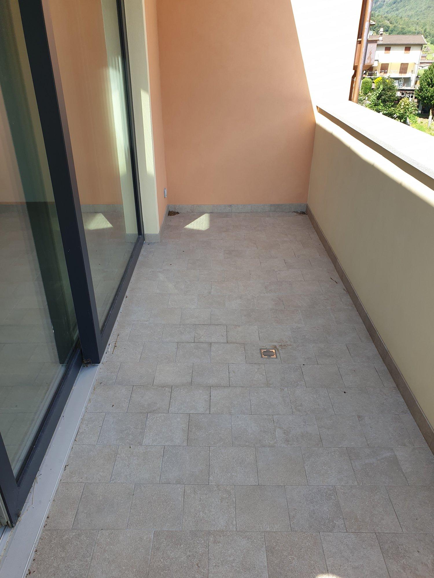 Moderno appartamento 4.5 locali a Semione con vista panoramica