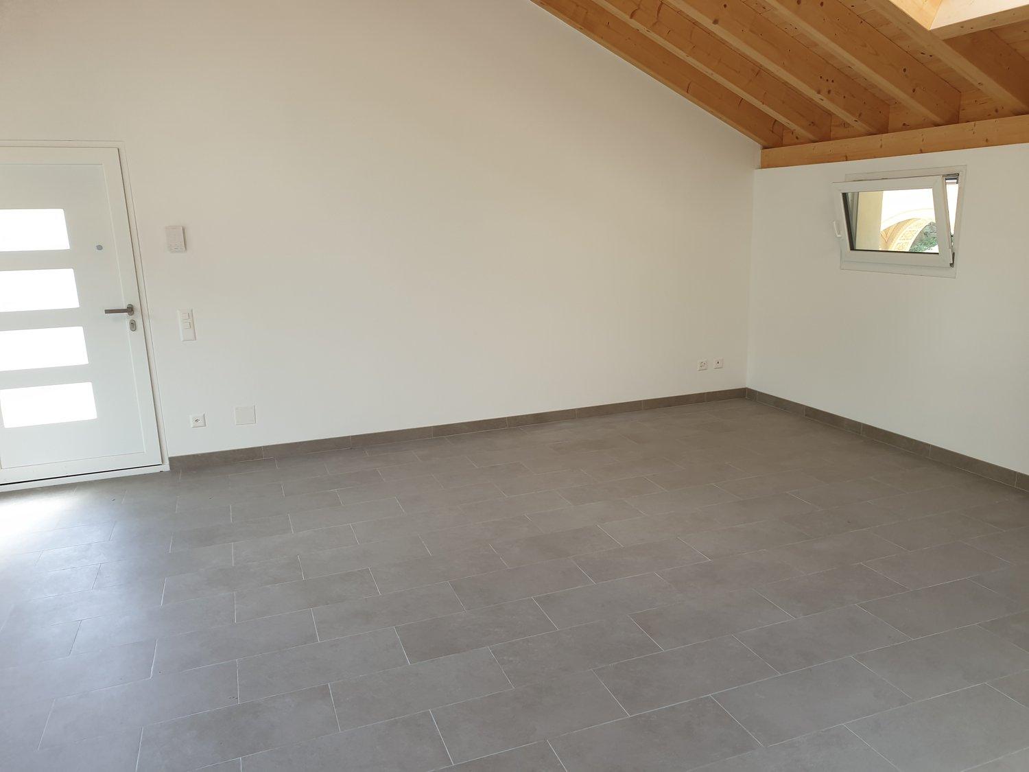 Moderno appartamento 4.5 locali a Semione con vista panoramica