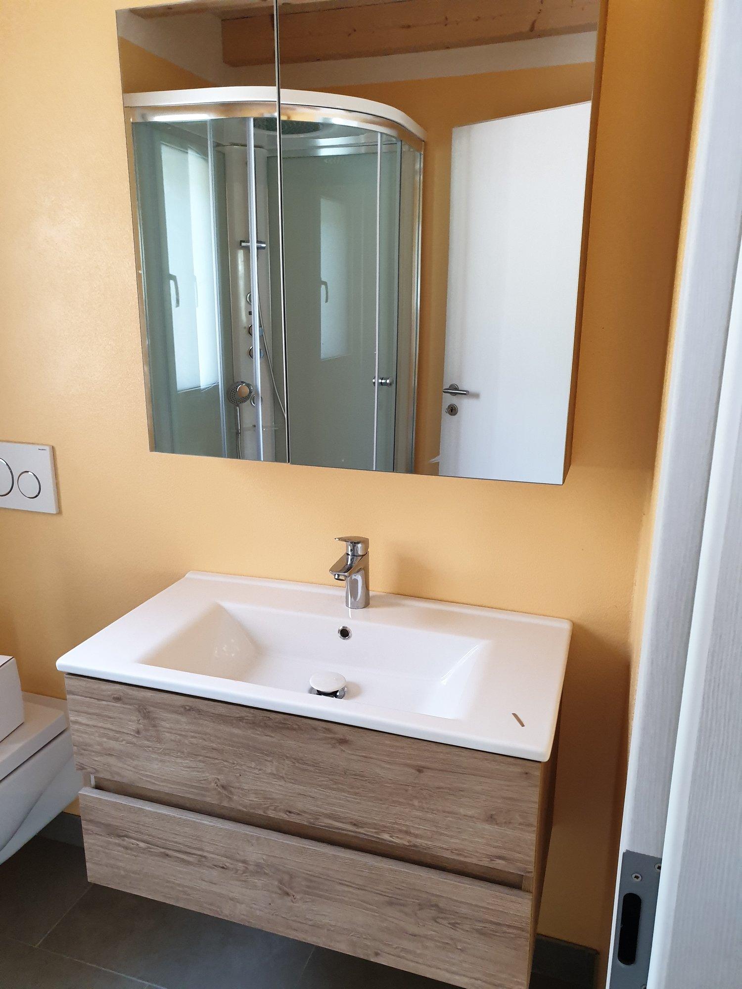 Moderno appartamento 4.5 locali a Semione con vista panoramica
