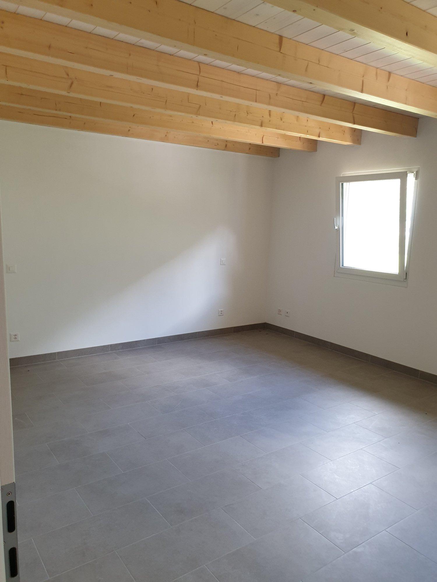 Moderno appartamento 4.5 locali a Semione con vista panoramica