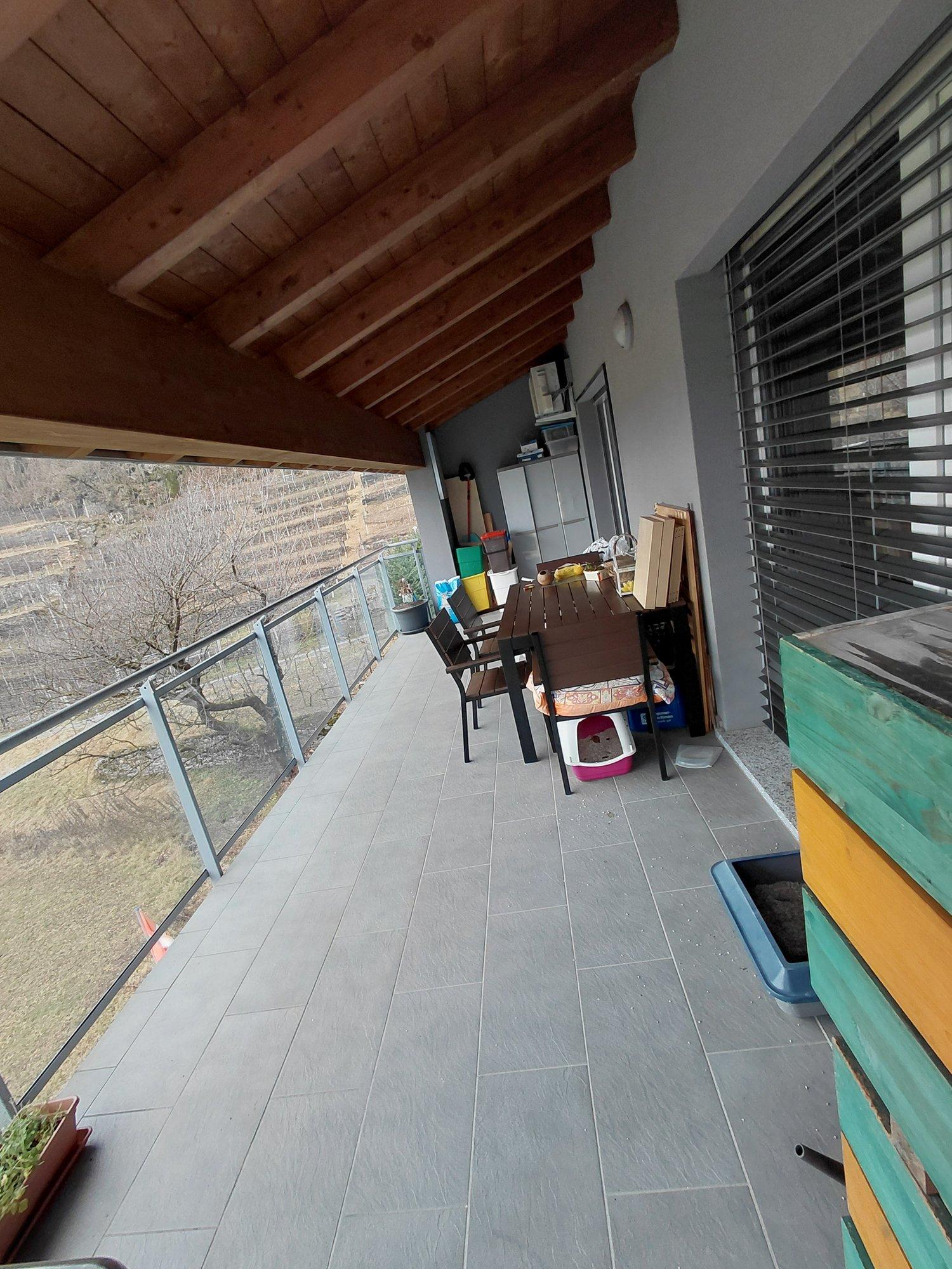 Accogliente appartamento di 2.5 locali con balcone a Lumino