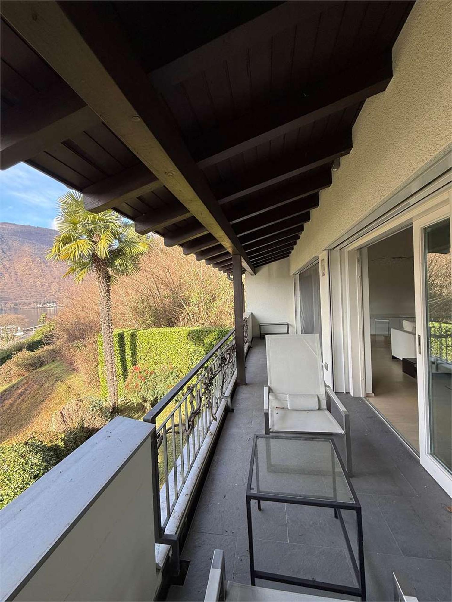 Morcote, Splendido appartamento di 2,5 locali con piscina e accesso al