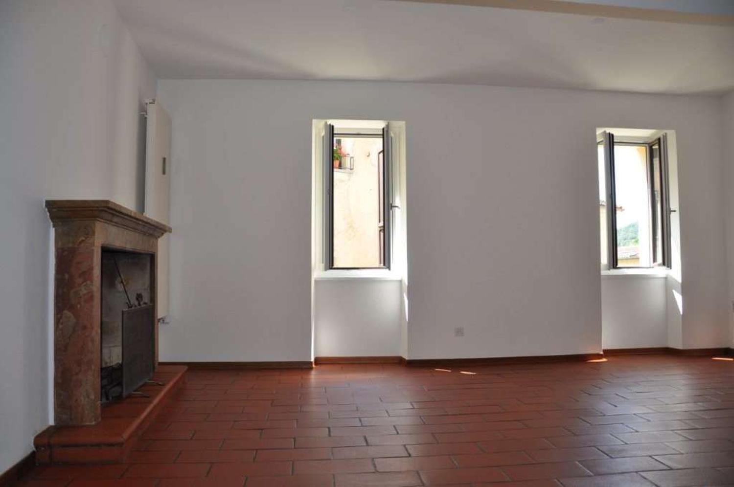 NEGGIO: AMPIO E SUGGESTIVO DUPLEX 3.5 loc.