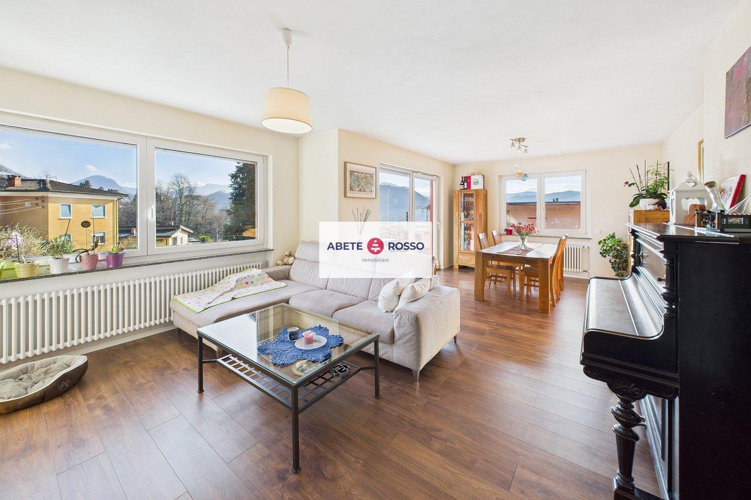 Appartamento con terrazze in zona residenziale tranquilla e di pregio.