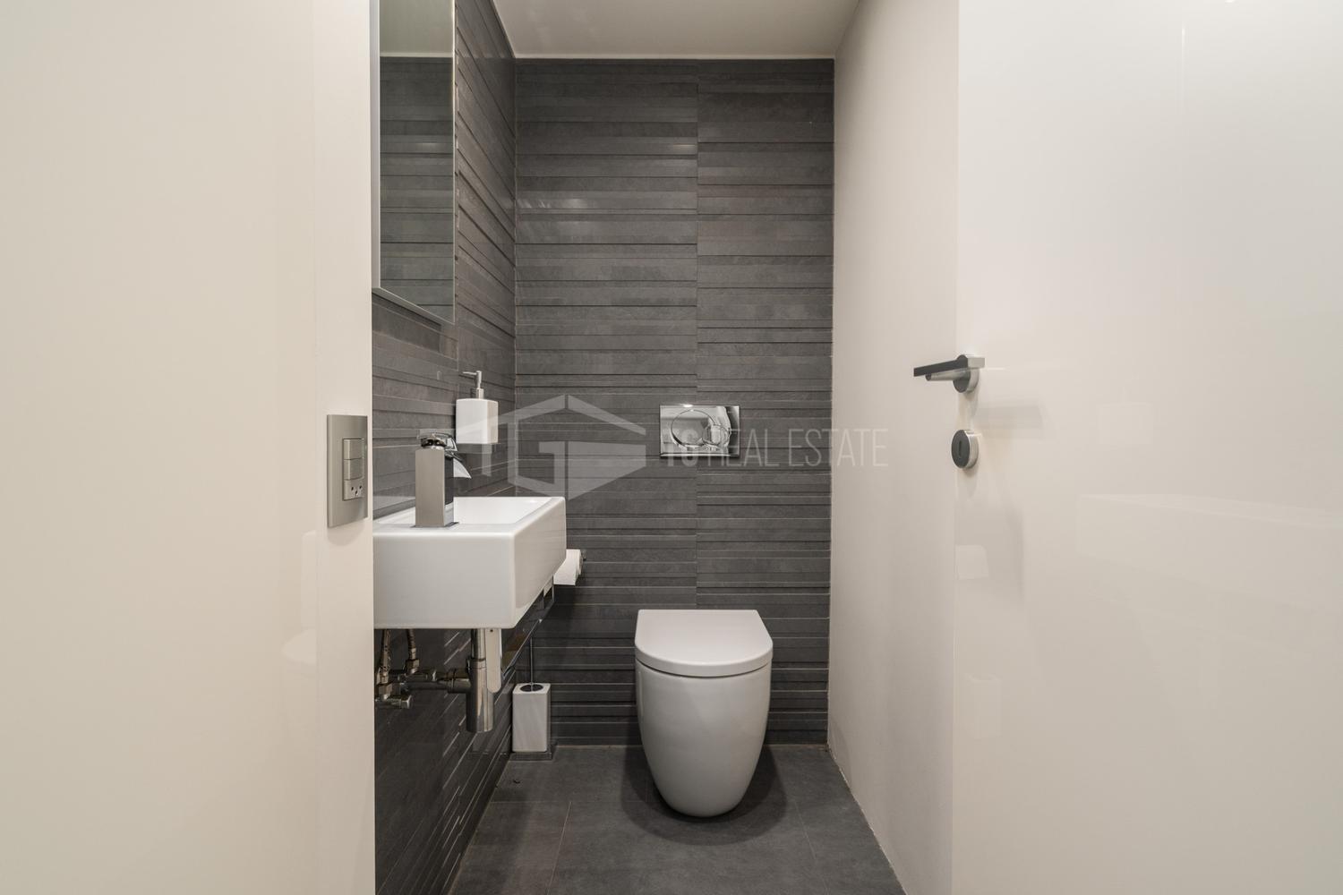 DUPLEX DA SOGNO CON VISTA LAGO, GIARDINO E PISCINA