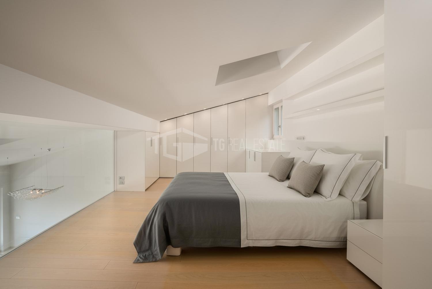DUPLEX DA SOGNO CON VISTA LAGO, GIARDINO E PISCINA
