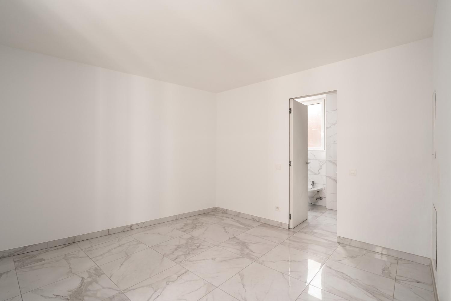 A DUE PASSI DAL LAGO E DAL CENTRO, APPARTAMENTO 2.5 AMMOBILIATO