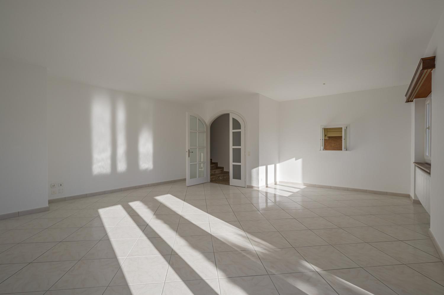 ACCOGLIENTE 5.5 LOCALI CON GIARDINO PRIVATO