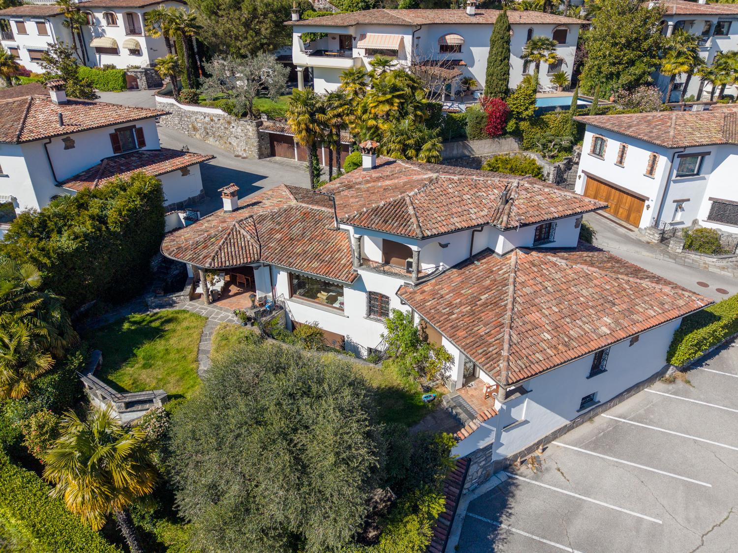Un angolo di paradiso – Eleganza mediterranea con vista lago