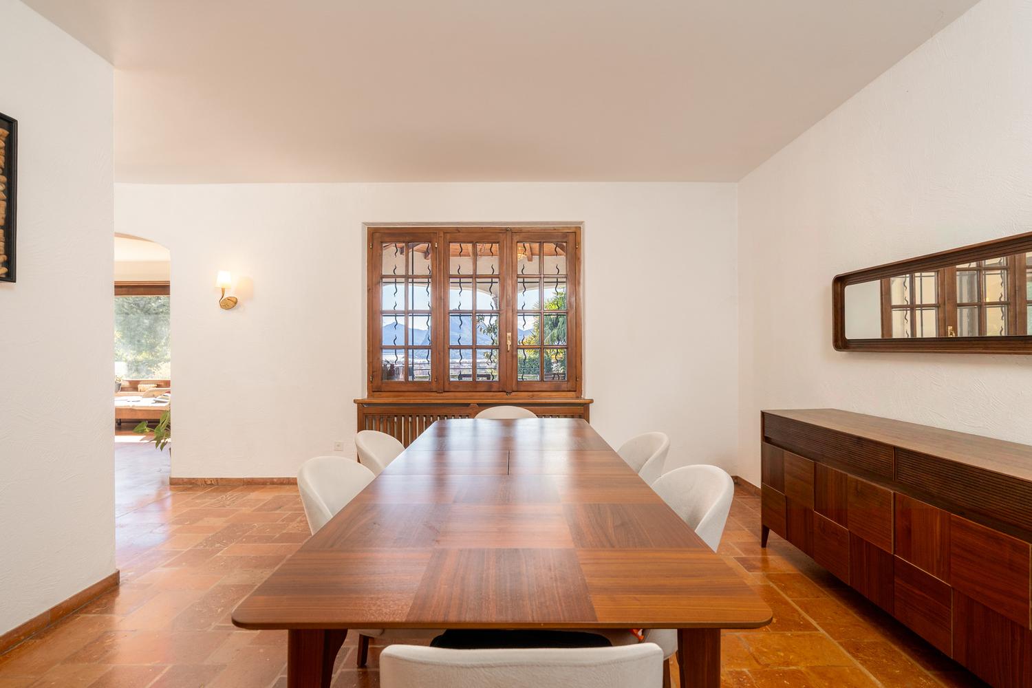 Un angolo di paradiso – Eleganza mediterranea con vista lago
