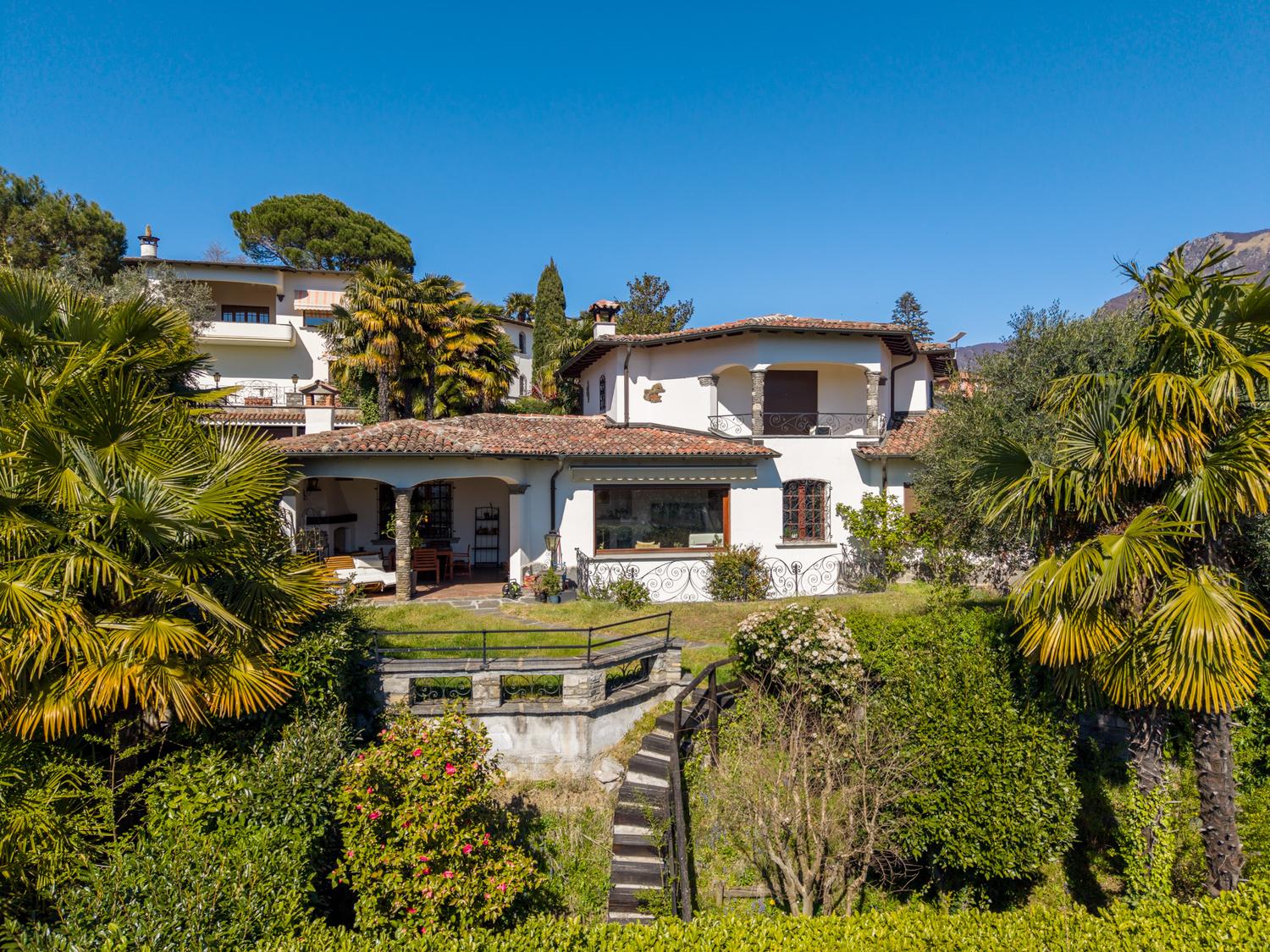Un angolo di paradiso – Eleganza mediterranea con vista lago