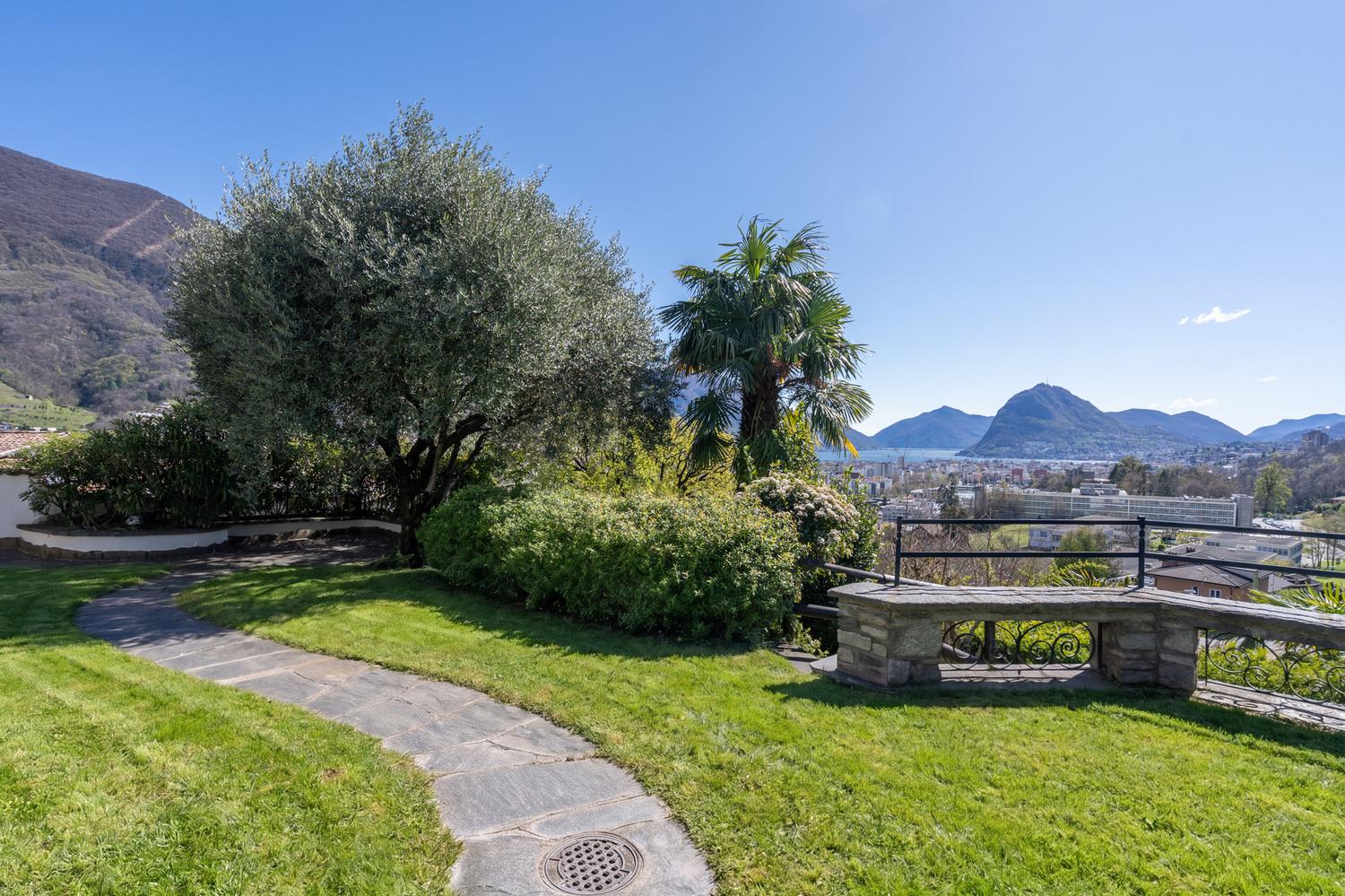 Un angolo di paradiso – Eleganza mediterranea con vista lago