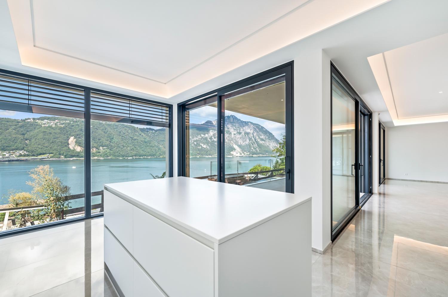 LUSSUOSO APPARTAMENTO DI 5.5 LOCALI CON VISTA LAGO